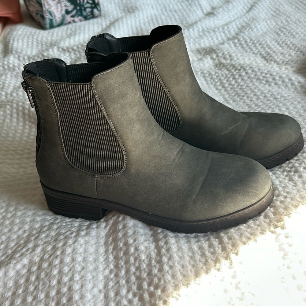 Grey suede ankle boots size 10 women’s